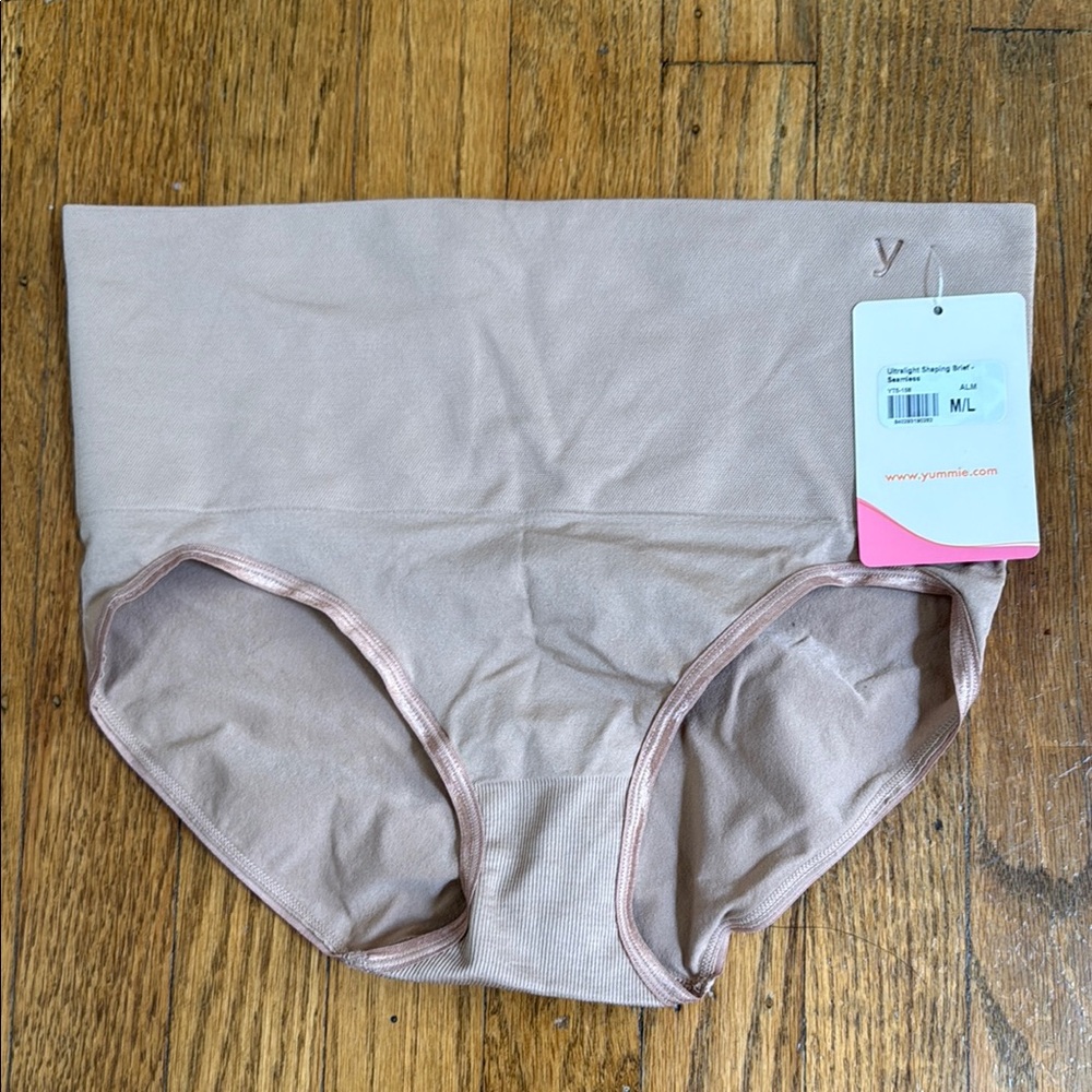 NWT Yummie Seamless Ultralight Shaping Brief